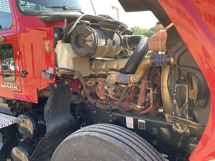 Used 2012 Mack Trucks, Incorporated CHU613