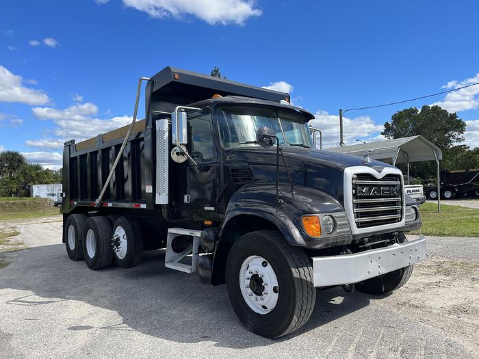 Used 2006 MACK CV713 Granite 5606