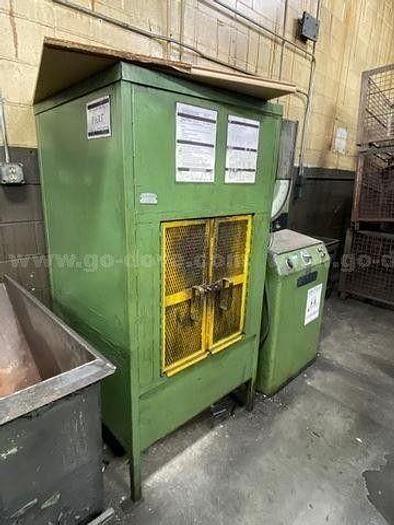 Used RIEHLE HYDRAULIC TENSION & COMPRESSION TESTING MACHINE