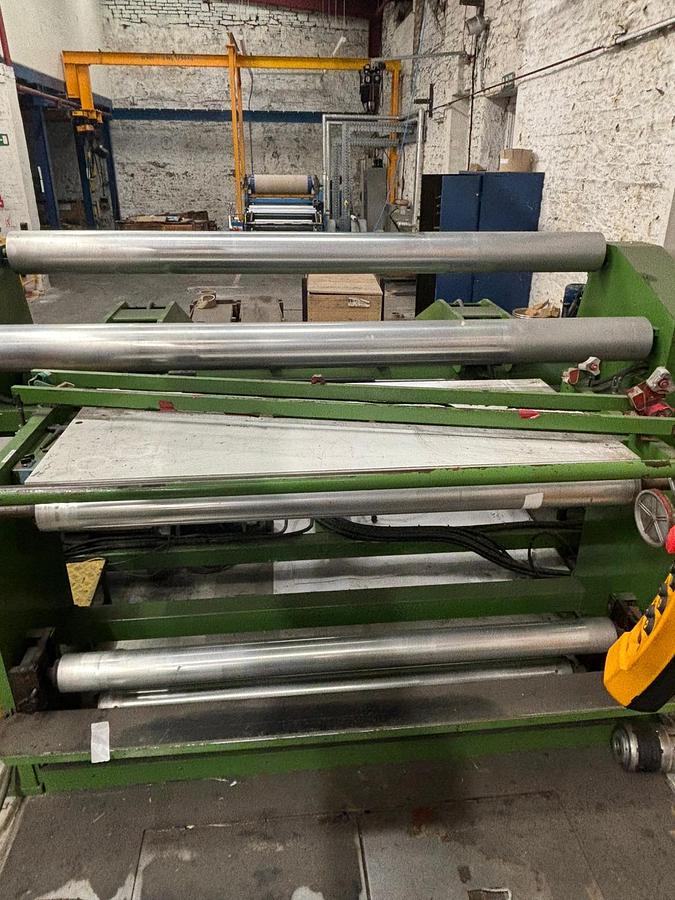 Used 1990 Atlas Centre Surface