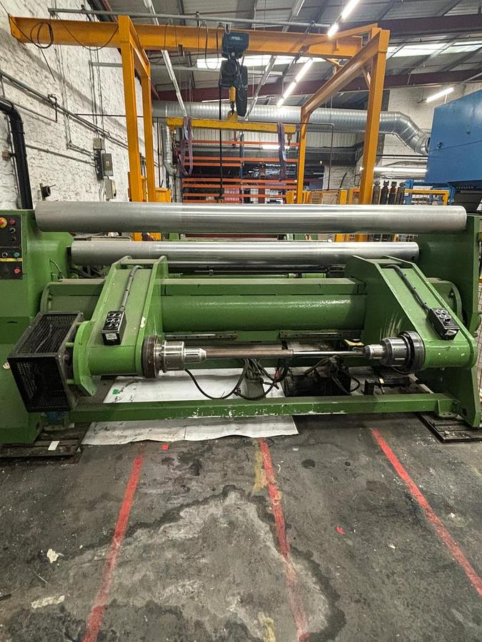 Used 1990 Atlas Centre Surface