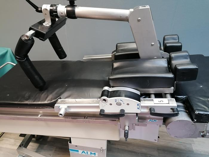 Used Operating table SN MC000015