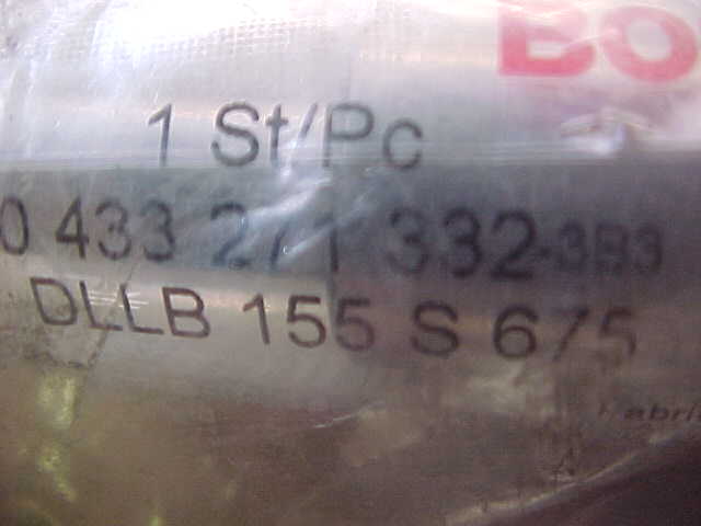 BOSCH INJECTOR NOZZLE  DLLB155S675 NEW !!