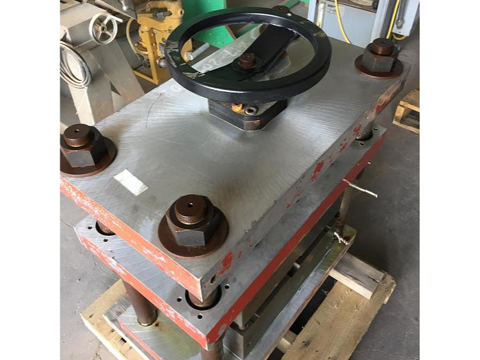 Used 30 Ton Danly 4 Post Screw Press