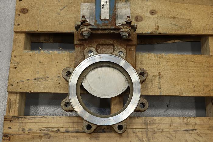 Used Dezurik 6" Air Operated Knife Gate Valve #44257