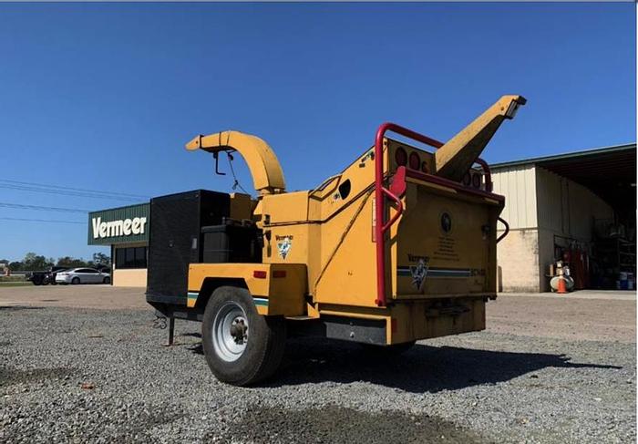 Used 2004 Vermeer BC1400XL Winch Brush Chipper