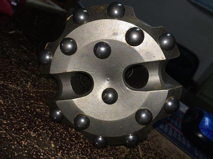 0 Rock Hog HAMMER BIT, IR 3.5 / XL3 SHANK, 3-7/8” HEAD