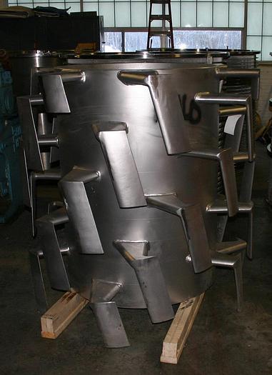 Used BLACK CLAWSON 60NP60 .012" (0.30MM) SLOTS 21,500 GPM (81,386 LPM) LOW PULSE PRESSURE SCREEN