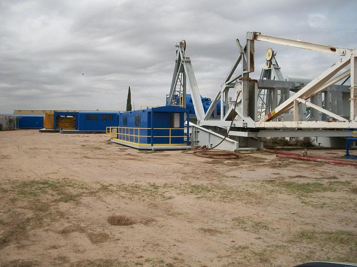 Used National OilWell E-2000 hp single drum rig Oilwell