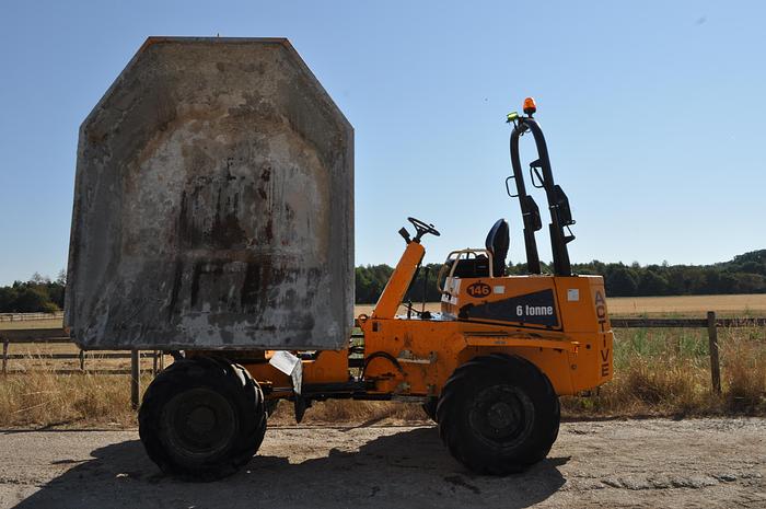 Used 2016 THWAITES 6 TONNE POWERSWIVEL