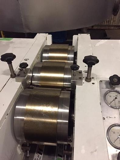 Used Duyvis Weiner lab scale 3 roll refiner