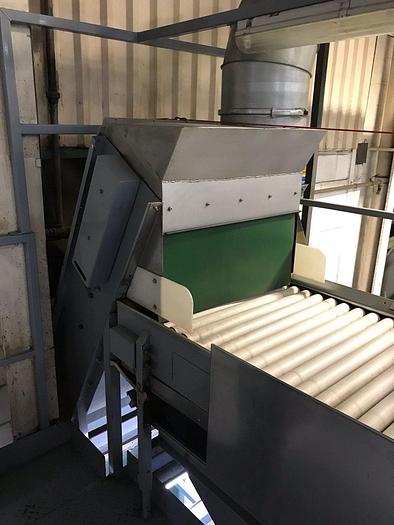 Used Inspection table with an evenflow hopper