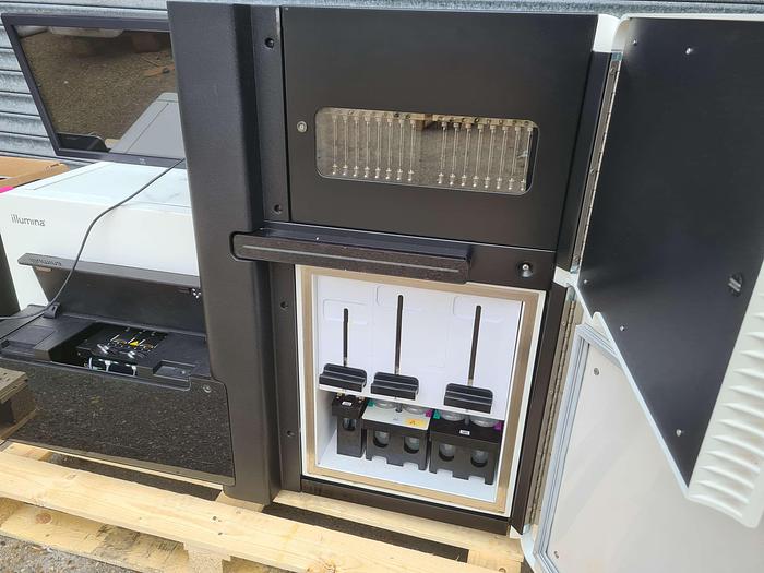 Used Illumina HiSeq 2500 Sequencer