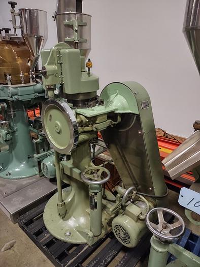 Used Used Stokes B2-16 Station Rotary Tablet Press