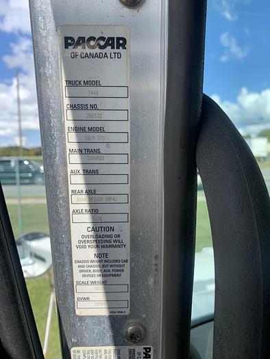 Used 2011 Kenworth T440 tri axle dump truck