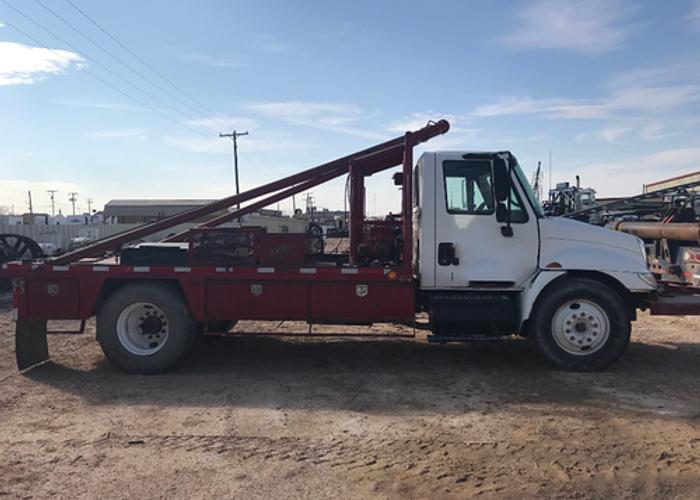 Used 2005 International 4300 Winch Truck