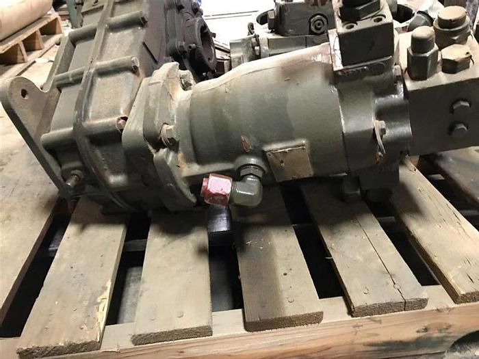 Used Hydraulic Drive Gearbox with Sauer Sundstrand - 22M-2881BL-LBDP