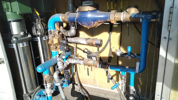 Usado Reservatório de fibra com sistema de bombagem