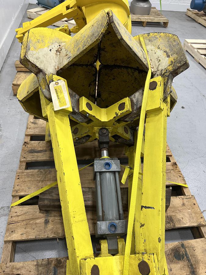 Refurbished Kadant Hydraulic Grapple, 48" #47264