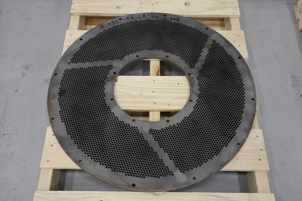 Unused Black Clawson 75-25 Float Purger Extraction Plate #47701