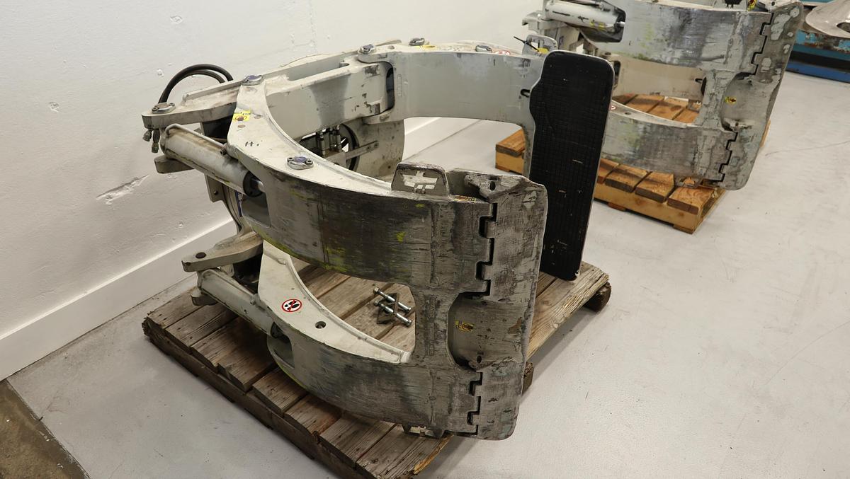 Used Cascade 24H Roll Clamp #46774