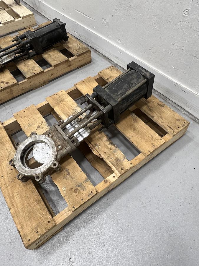 Used North Port 6" Air Operated Knife Gate Valve #47370