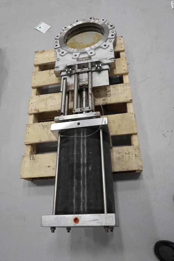 Unused North Port Valve 12" Model B Air Operated Knife Gate Valve #47361