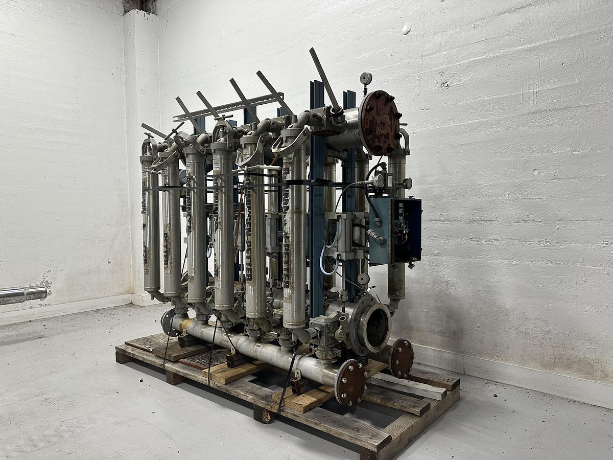 Used Ronningen Petter Model F 12 Bank Canister Filter #46620