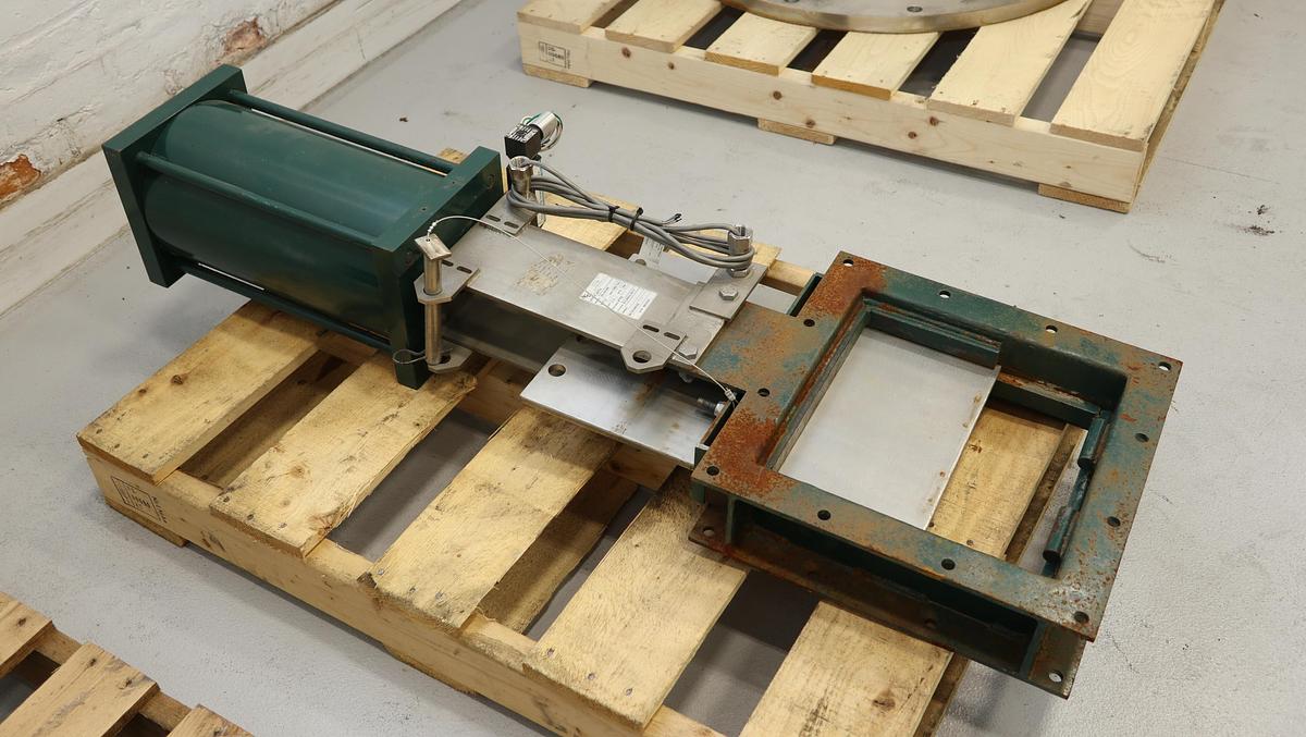 Used American Control Technology 90-2434M 12" Air Operated Knife Gate Valve #46557