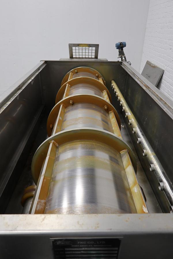 Used FKC Co. RST-S480 X 2000 L Conventional Rotary Screen Thickener #47586