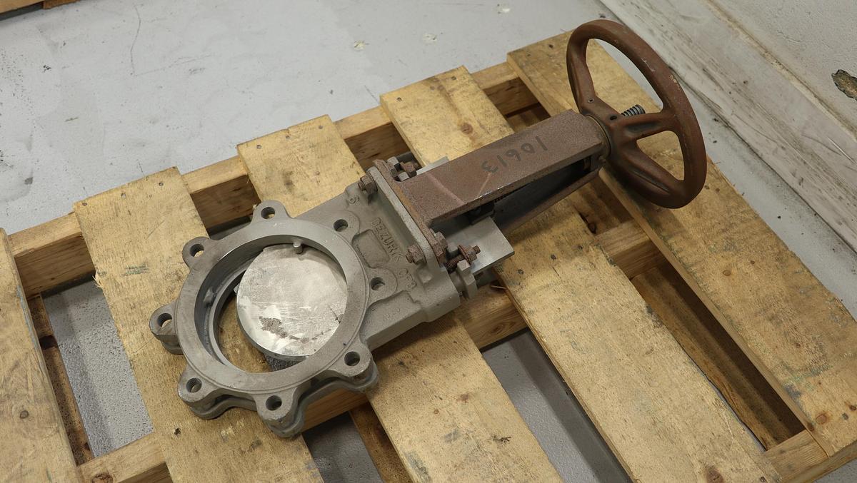 Used Dezurik 6" Hand Operated Knife Gate Valve #46708
