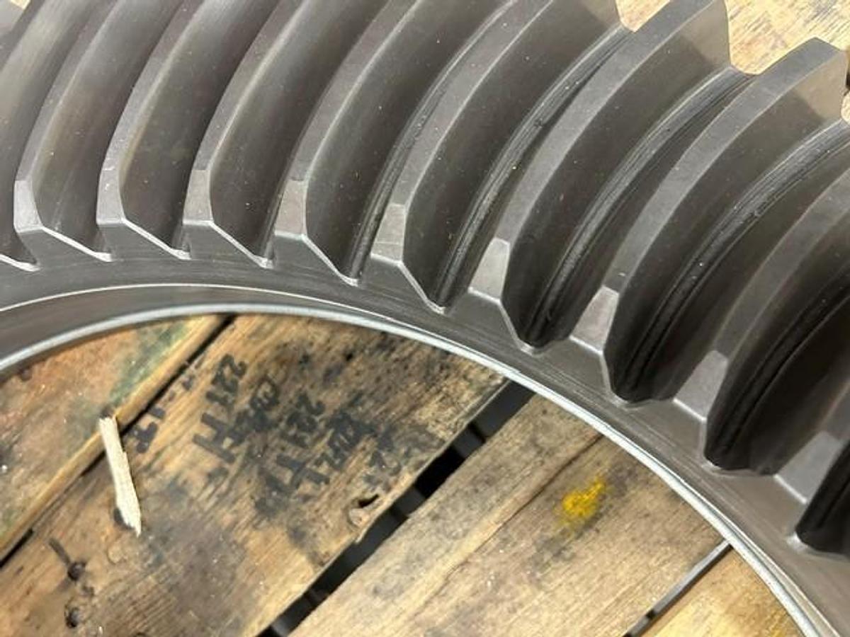 Used Used Hypoid Gear Set For #2 Hydrapulper Drive, 3.53 to 1 Ratio #40806