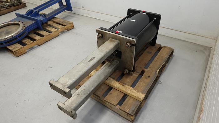 Used Smith Instrument F366156 Actuator Cylinder #44777