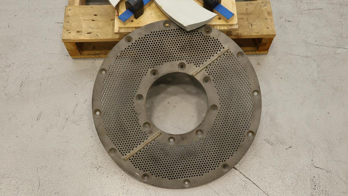 Unused Kadant/Black Clawson 40-18 Float Purger, Rotating Assembly, Extraction Plate, Rotor, & Hub #47039