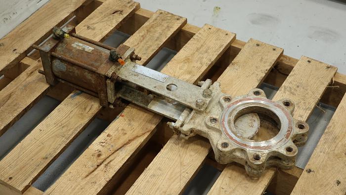Used Fabri-Valve 4" Air Operated Knife Gate Valve #44996