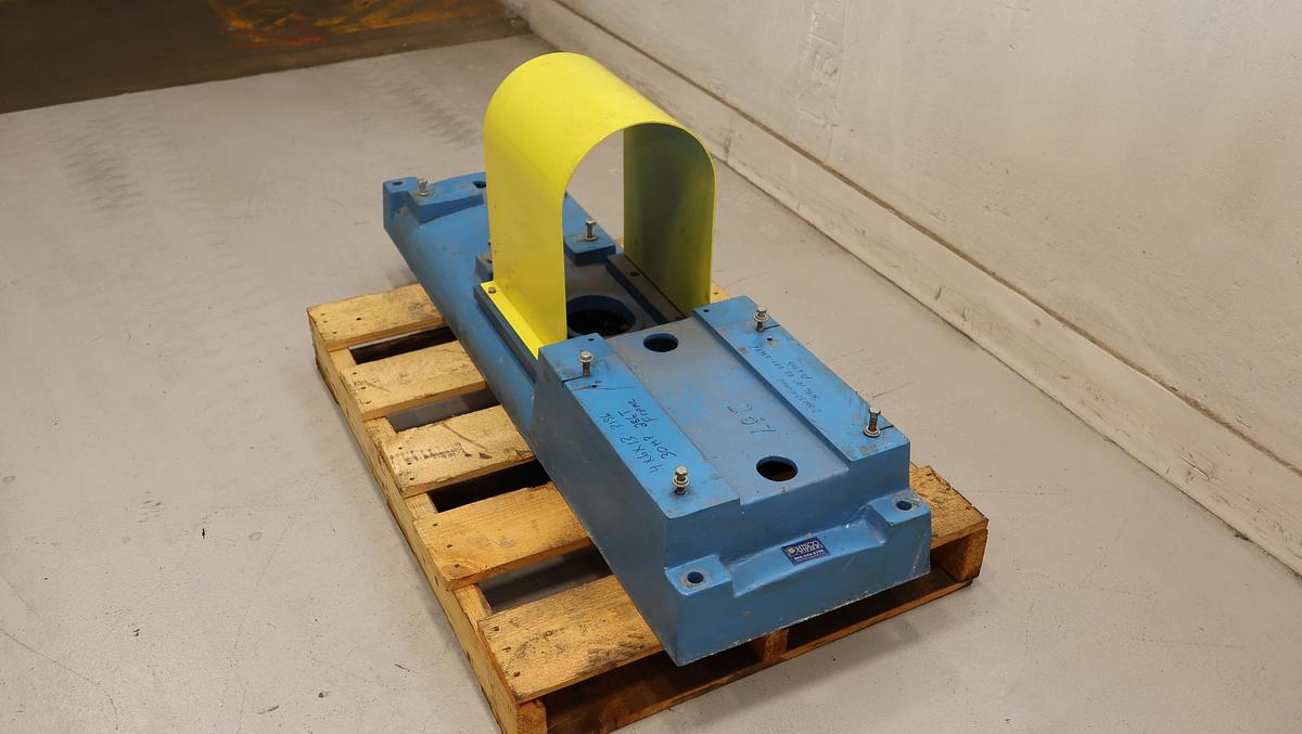 Used Goulds 3196 MTi Pump Base with Steel Barrel Guard #47403