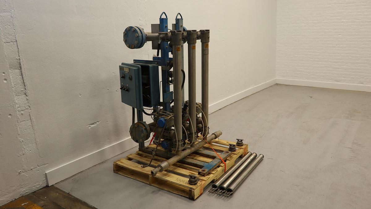 Used Kadant AES D-21080 3-Bank Canister Filter #46840