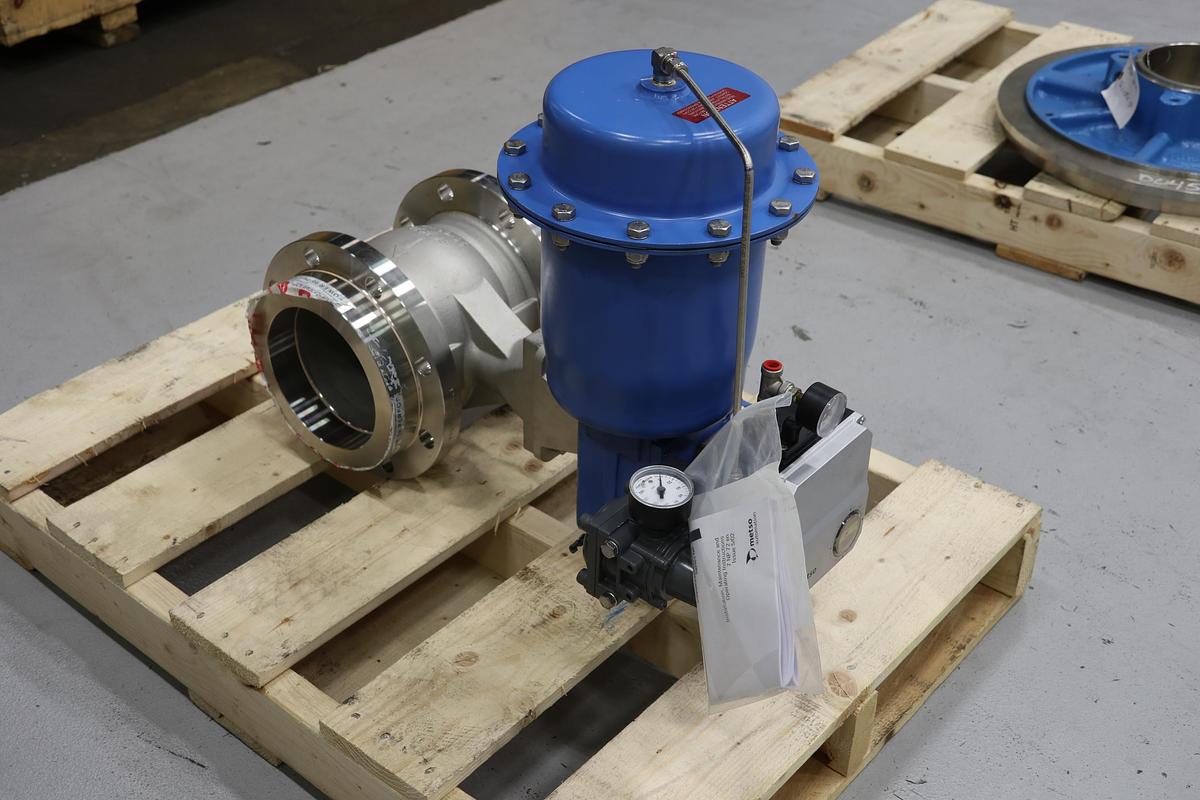 Unused Neles Jamesbury RE13CA06CJJST 6" Air Operated Vee Ball Valve #47647