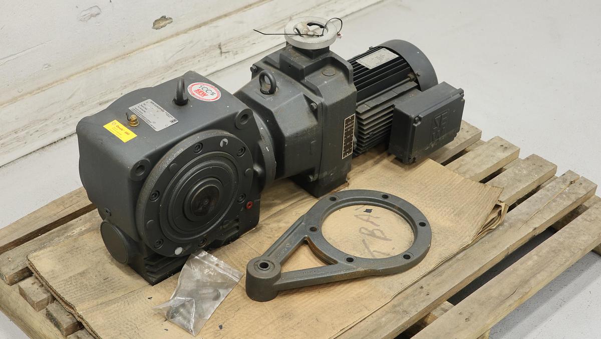 Refurbished Sew EuroDrive Inc. Refiner Set-up Gear Drive & A/C Motor  #46692