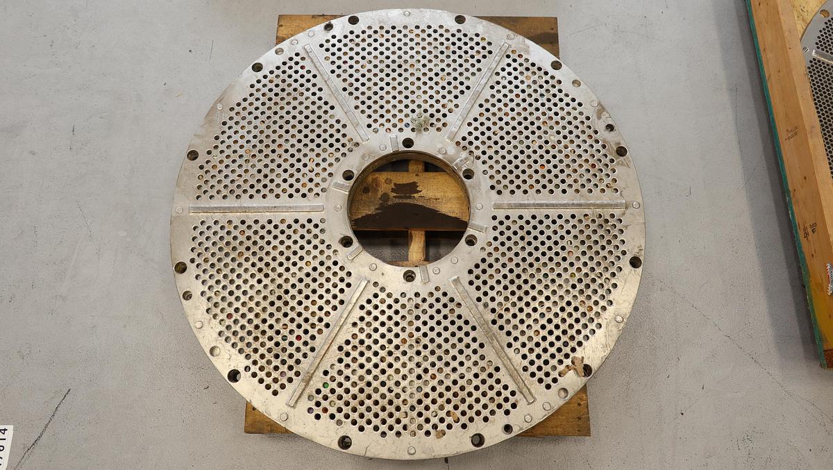 Used Voith Size 12 Combisorter Extraction Plate With Mounting Plate #47017