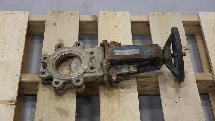 Used Dezurik 4” Hand Operated Gate Valve #45772