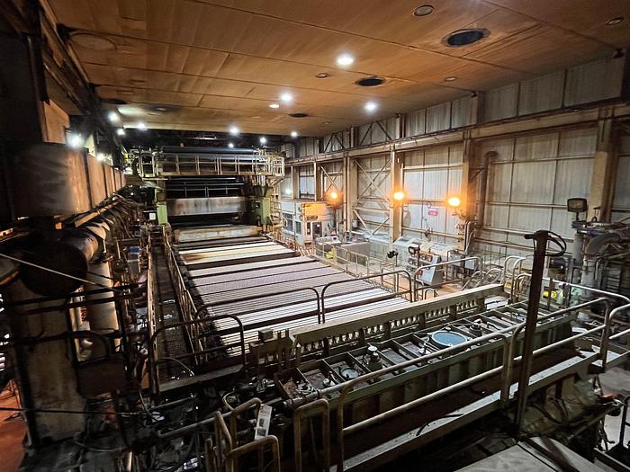 Used BLACK CLAWSON PAPER MACHINE, 195" WIRE FOURDRINIER, 9PT CORRUGATED MEDIUM, STANDING IN THE AISLE #46304