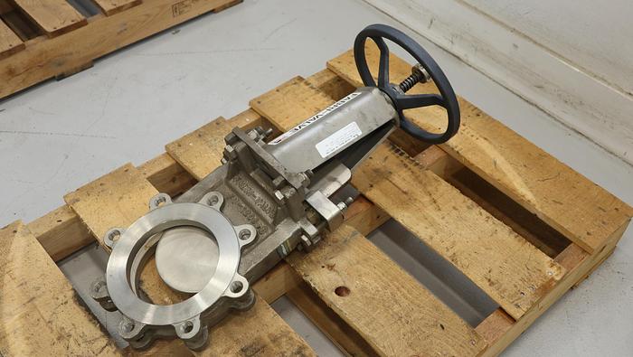 Used Fabri-Valve 6” Hand Operated Knife Gate Valve #45100