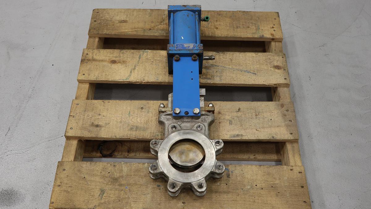 Unused Orbinox 4" PAHE4NA0-5 Air Operated Knife Gate Valve #46799