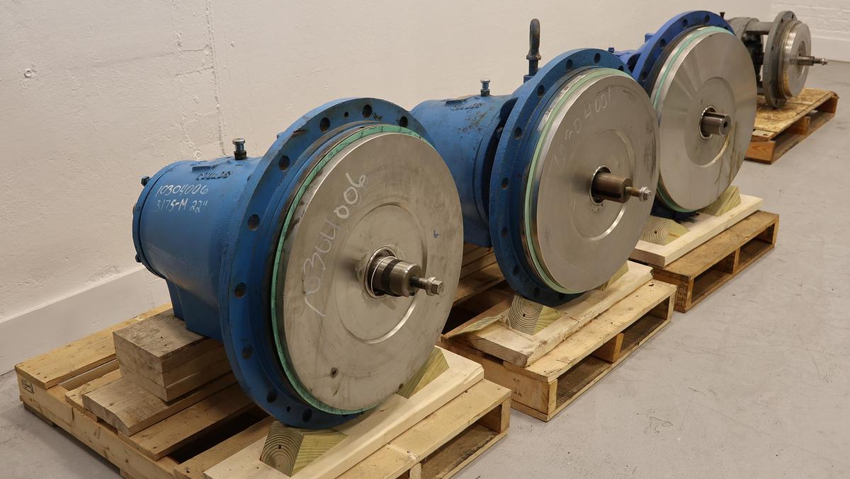 Used Goulds 3175 M Power End With 22" Stainless Steel Stuffing Box #46916