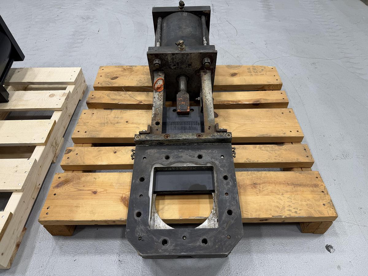 Refurbished Delta Industrial 8" Air Operated Knife Gate Valve #47090