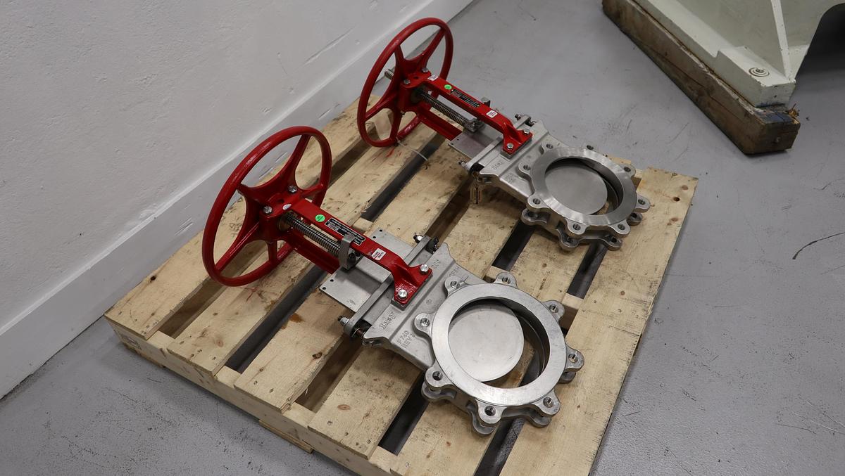 Unused Bray 8" Hand Operated Knife Gate Valve #47176