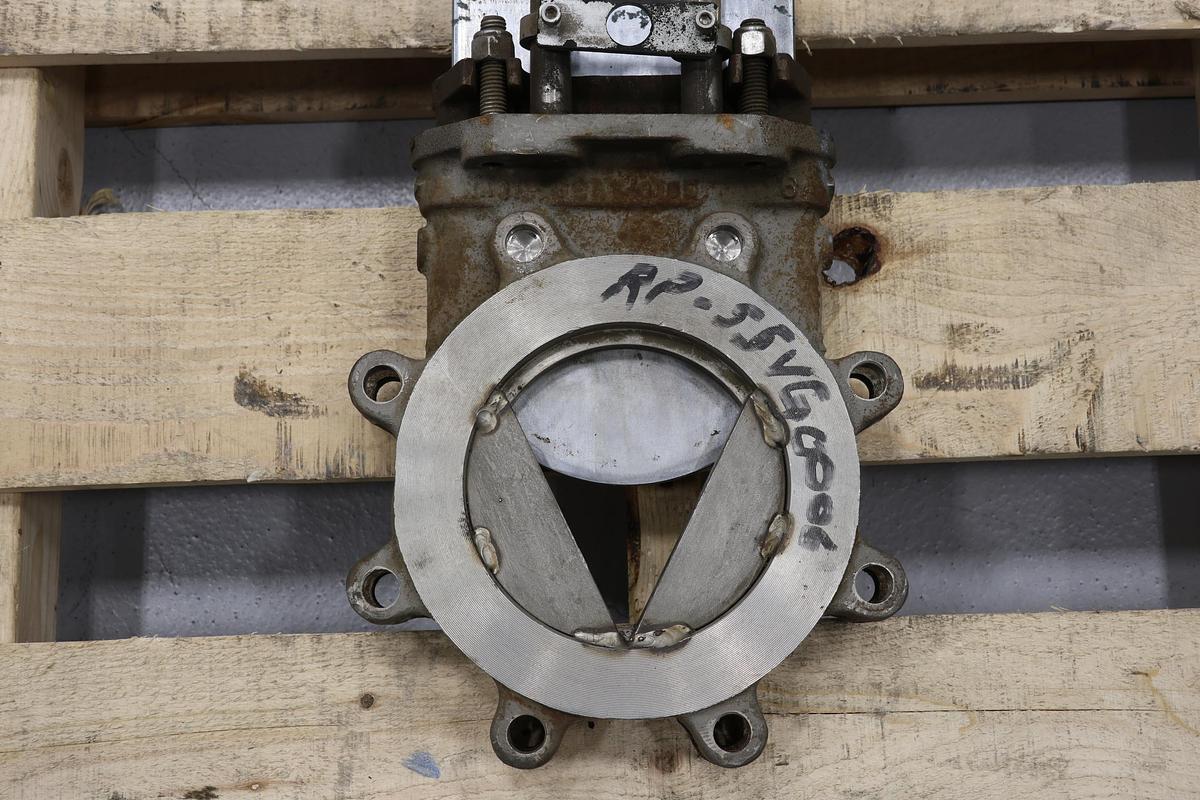 Unused North Port Valve 6" Air Operated V-Port Knife Gate Valve #47355