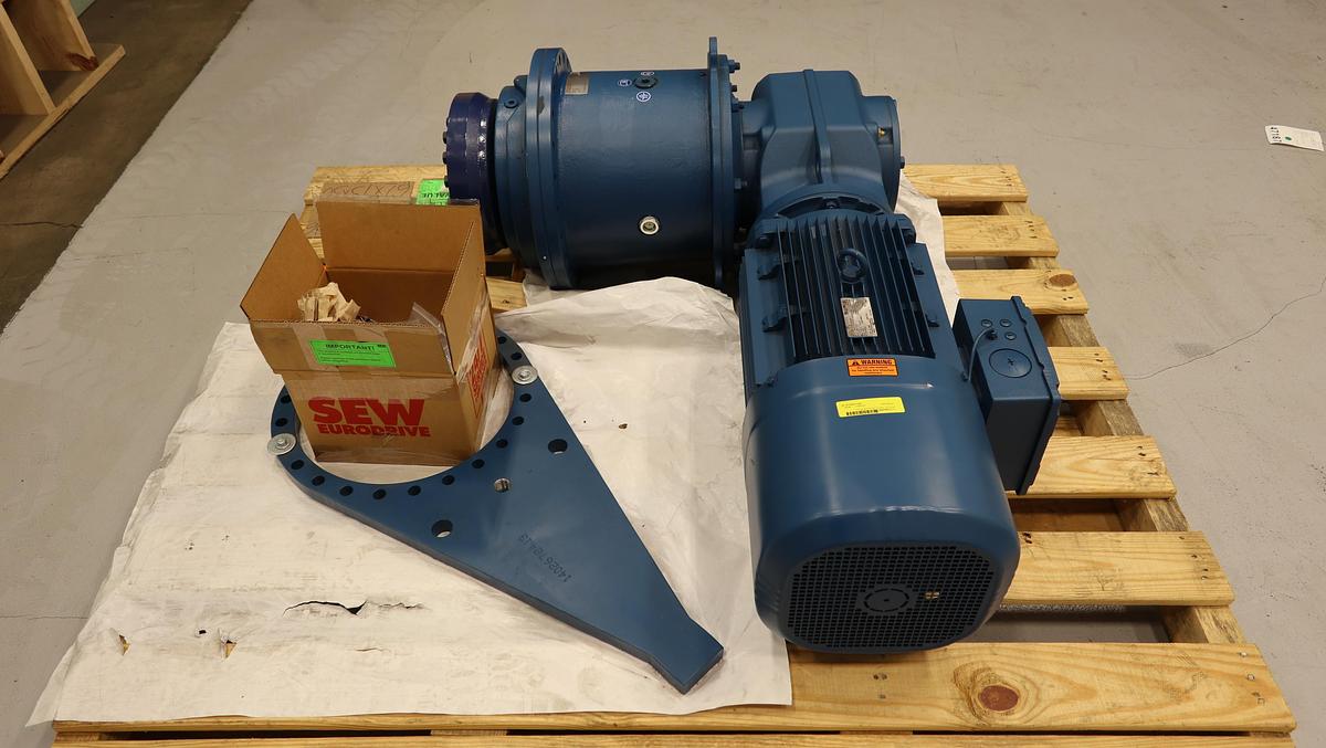 Used Sew-Eurodrive PHF022/T KF97DRN180M4 Gear Drive #47192