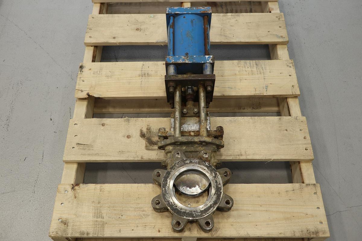 Unused North Port Valves 4" Air Operated Knife Gate Valve #47401